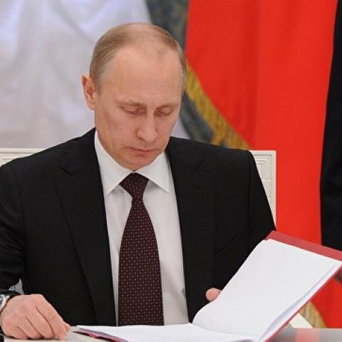 Путин подписал закон о погашении долгов крымчан в украинских банках  