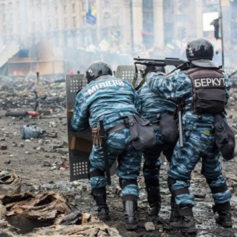 Аксенов обвинил "продажную" власть в гибели на майдане крымских "беркутовцев"  