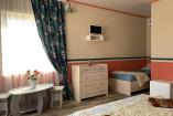 Крым Заозерное  гостиница рядом с морем 
 2.Двухместные номера стандарт улучшенные с кондиционером (2 основных места, возможна установка доп. места), всего 10 номеров