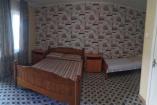 Трехместный номер  
Крым  Черноморское  гостиница   бассейн 