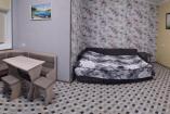 Двухкомнатные апартаменты с кухней   Крым  Черноморское  гостиница   бассейн 